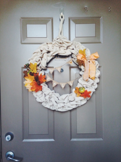 Coming home to my homemade dyi fall wreath is so welcoming and cute